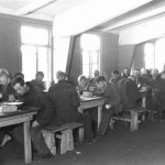 Столова в бараці шахти Емшер-Ліппе в Рурі. Північна Рейн-Вестфалія. 1942