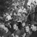 Угорські солдати спостерігають за футбольним матчем. Основа (зараз – у межах Харкова). 1942